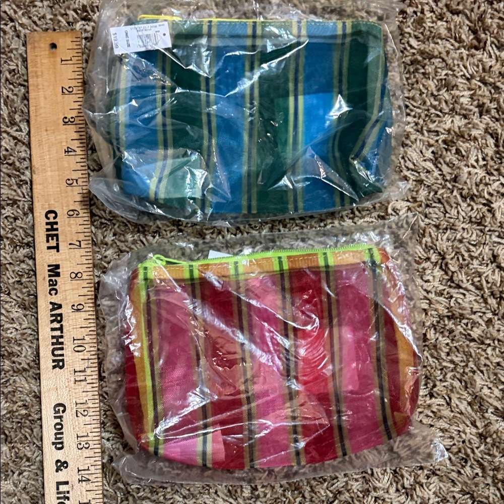2 GAP Mesh Pouches- Blue/Green and Pink/Red - Picture 3 of 7